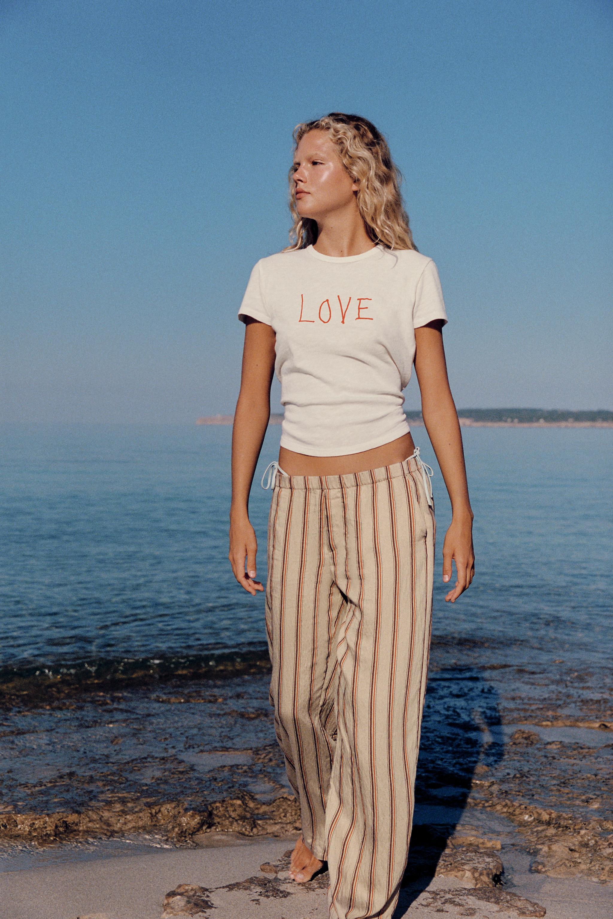 TEXTURED TEXT T-SHIRT